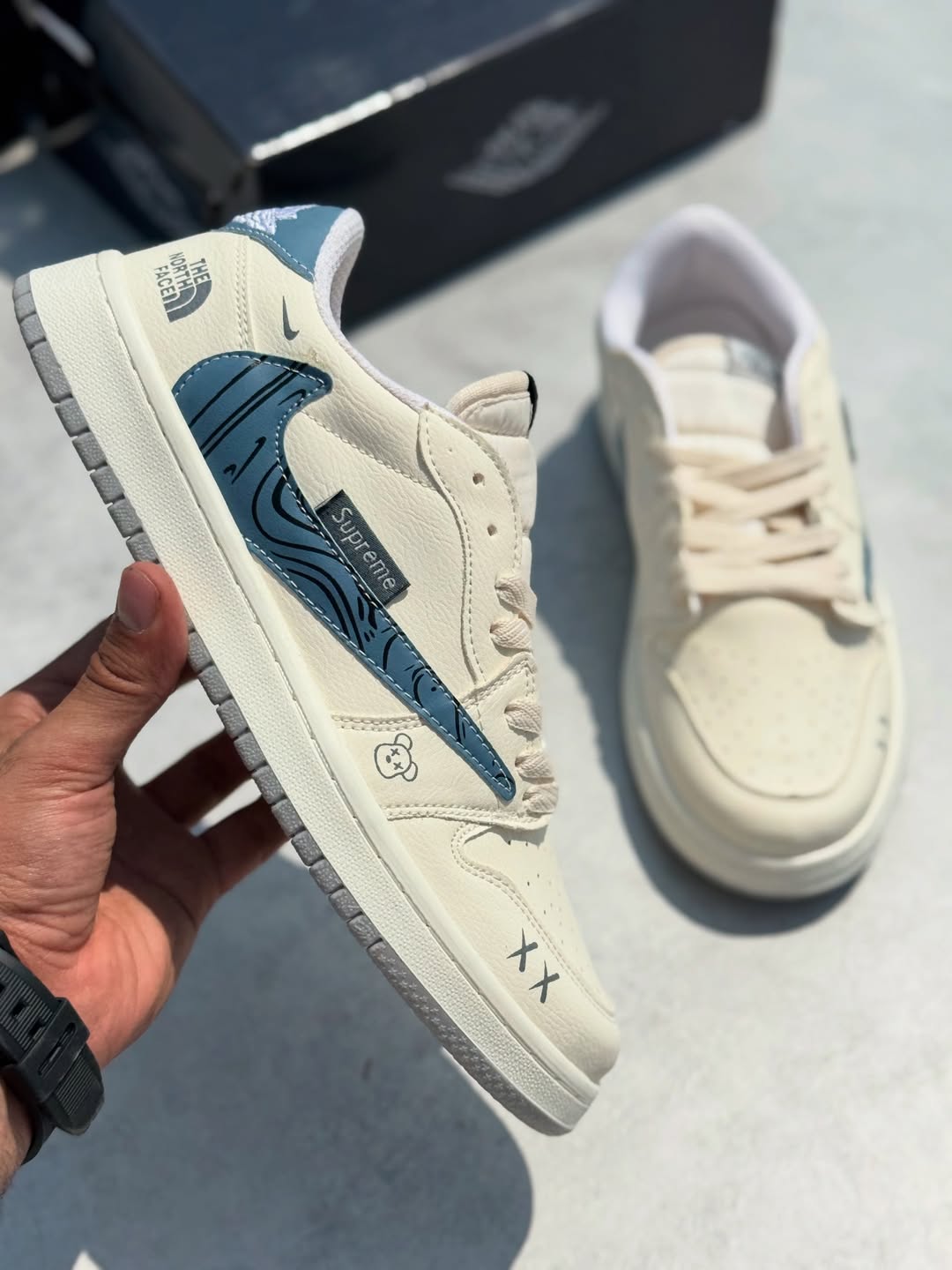 نایکی جردن تراویس کرم آبی