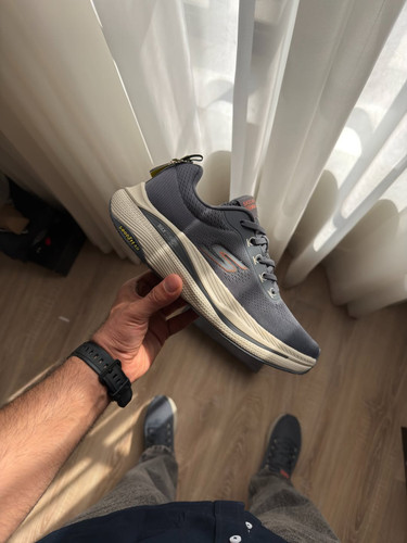 اسکیچرز مکس کوشین مستر